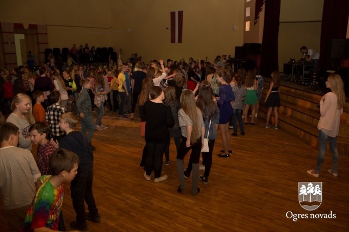 Ogres sākumskola radio Pieci.lv dzīvajā ēterā