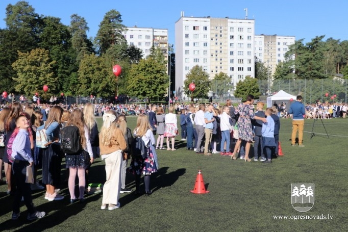 Zinību diena Ogres skolās