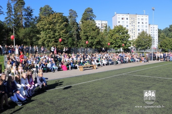 Zinību diena Ogres skolās