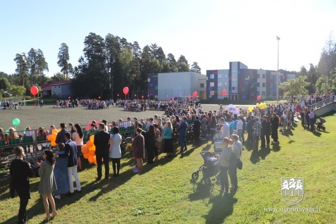 Zinību diena Ogres skolās