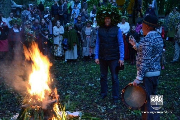 Plāterē uzkrāta Saulgriežu enerģija