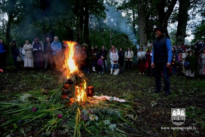 Plāterē uzkrāta Saulgriežu enerģija