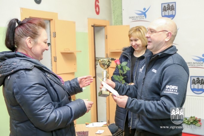 Ziemas kausu šaušanā izcīna Miķelsone un Roņins