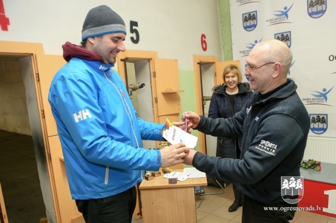 Ziemas kausu šaušanā izcīna Miķelsone un Roņins