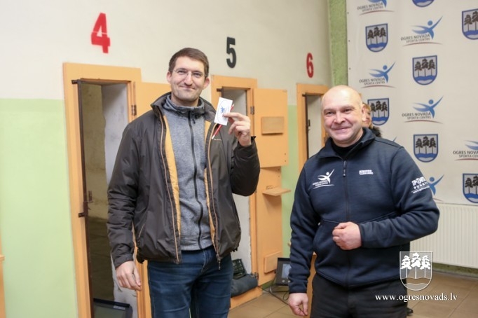 Barikāžu kausu šaušanā izcīna Āris Krošs