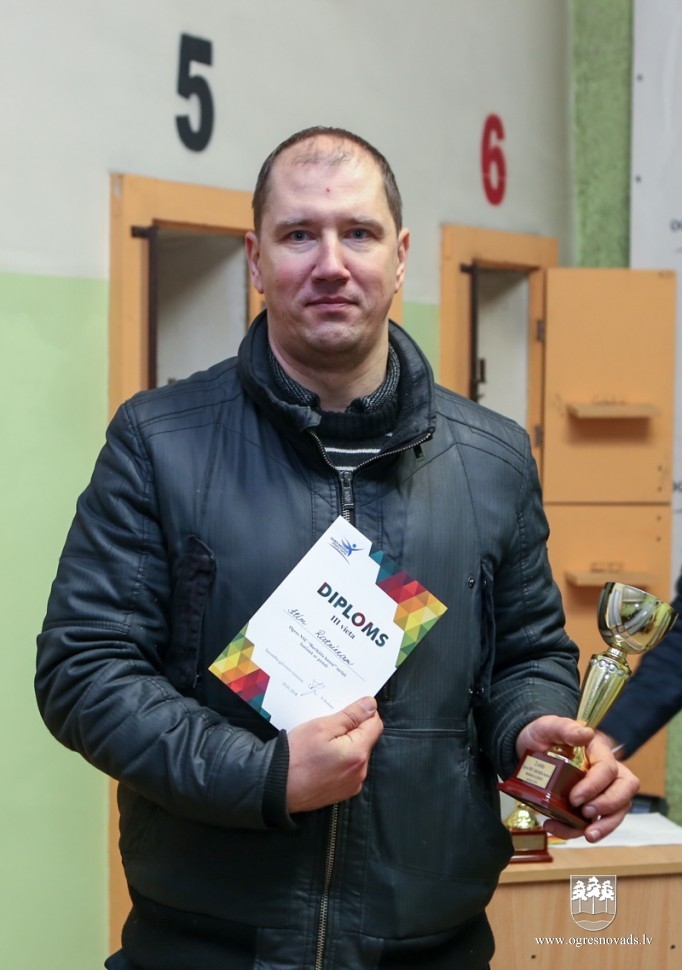 Barikāžu kausu šaušanā izcīna Āris Krošs