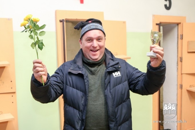 Barikāžu kausu šaušanā izcīna Āris Krošs