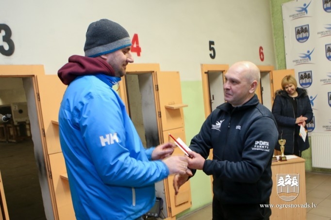 Barikāžu kausu šaušanā izcīna Āris Krošs
