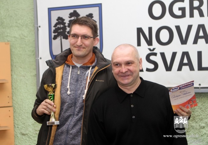 "Barikāžu kausu" izcīna Miķelsone un Leonovičs