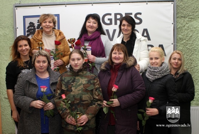 "Barikāžu kausu" izcīna Miķelsone un Leonovičs