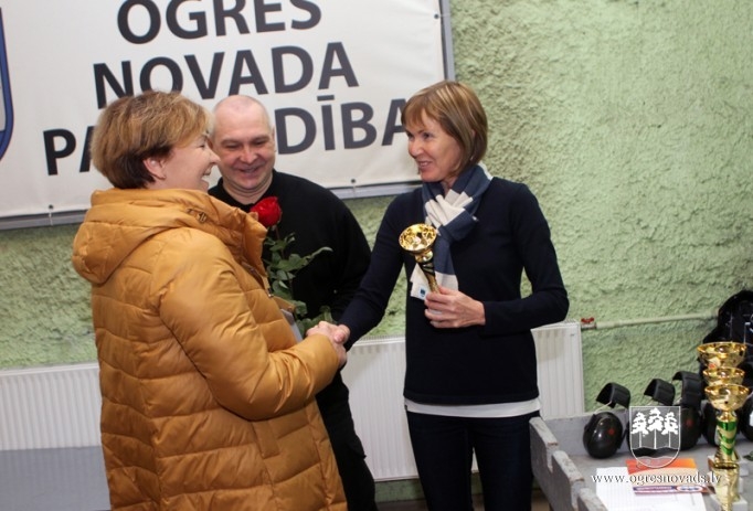 "Barikāžu kausu" izcīna Miķelsone un Leonovičs