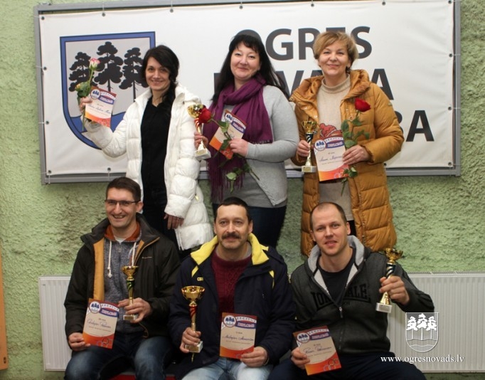 "Barikāžu kausu" izcīna Miķelsone un Leonovičs