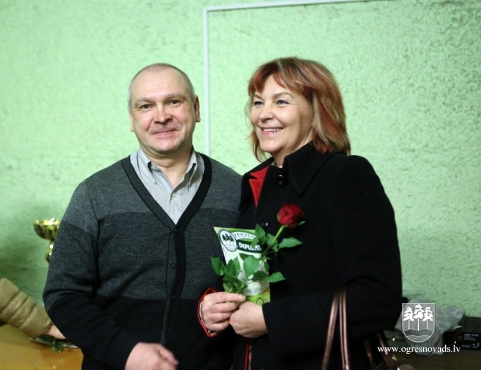 Ziemassvētku kausus sadalījuši ložu šāvēji