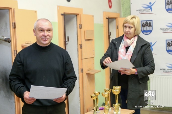 Ložu šaušanas sacensībās uzvar Miķelsone un Leonovičs