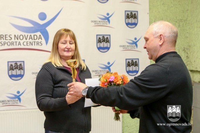 Ložu šaušanas sacensībās uzvar Miķelsone un Leonovičs