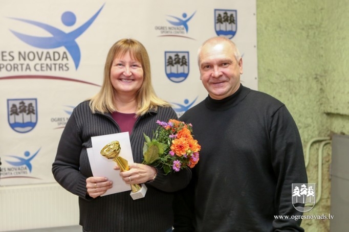 Ložu šaušanas sacensībās uzvar Miķelsone un Leonovičs