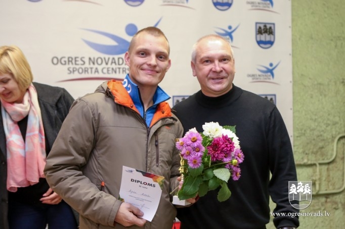 Ložu šaušanas sacensībās uzvar Miķelsone un Leonovičs
