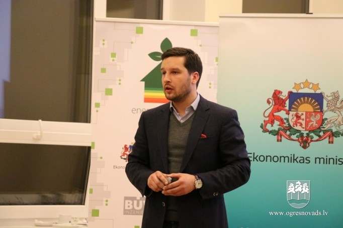 Izglīto par iespējām realizēt dzīvojamo māju siltināšanu