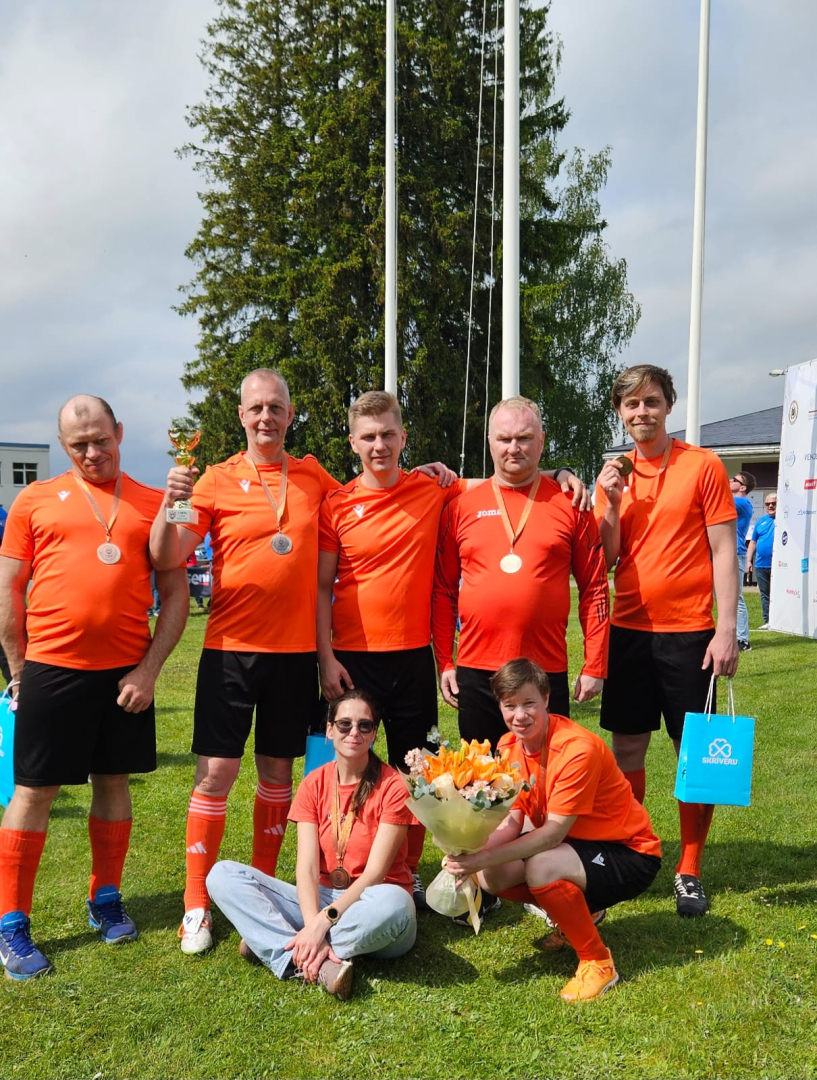 Ogres novada Sociālā dienesta Dienas centra “Saime” futbola komanda mini futbola turnīrā izcīnījusi 3. vietu! “Seni Cup 2025” ir starptautisks mini futbola turnīrs cilvēkiem ar īpašām vajadzībām, kurš noritēja jau 19 gadus pēc kārtas