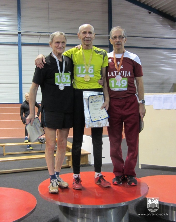 Ogres vieglatlētikas veterāniem četras medaļas Ventspilī