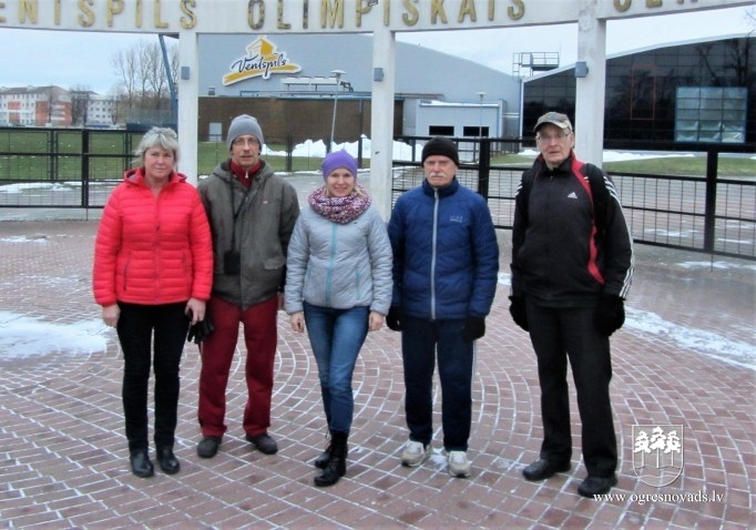 Ogres vieglatlētikas veterāniem četras medaļas Ventspilī