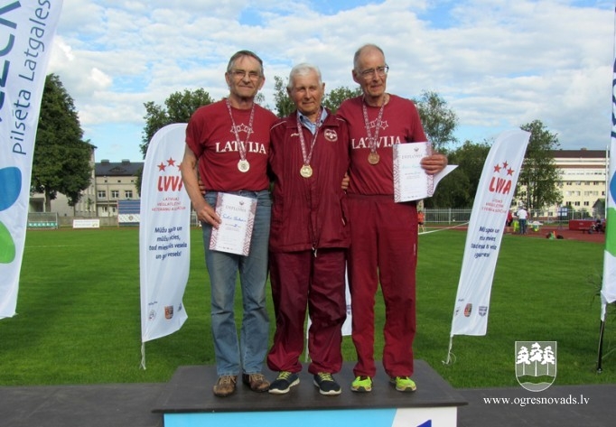 Ogres novada senioriem 21 medaļa un divi kausi Rēzeknē