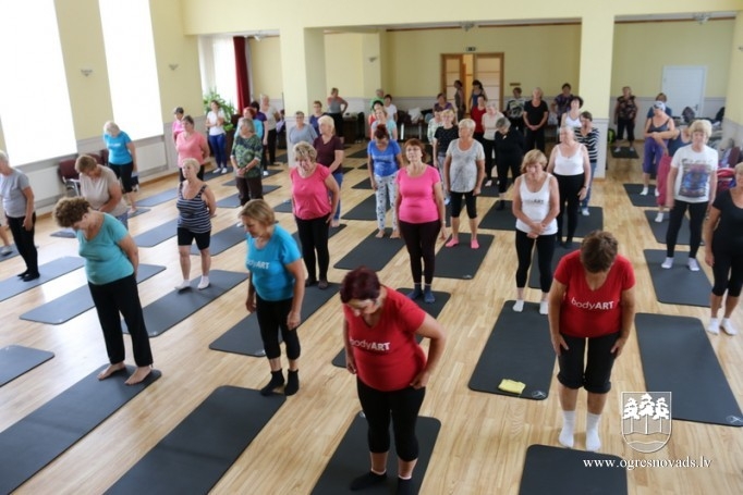 Ogres novada seniori kopā ar Oveselību dodas kopīgā braucienā