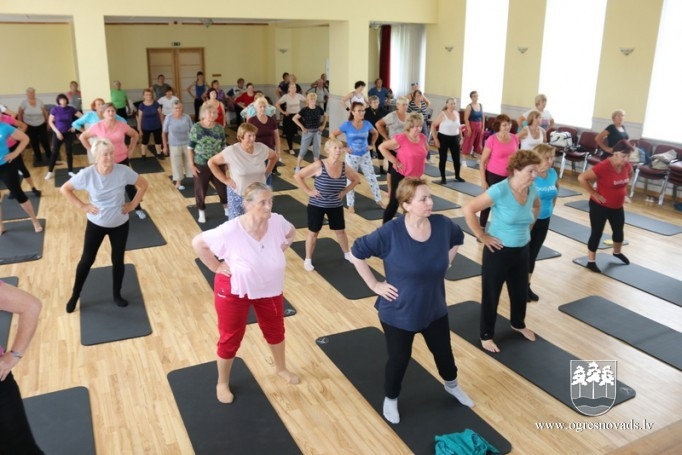 Ogres novada seniori kopā ar Oveselību dodas kopīgā braucienā