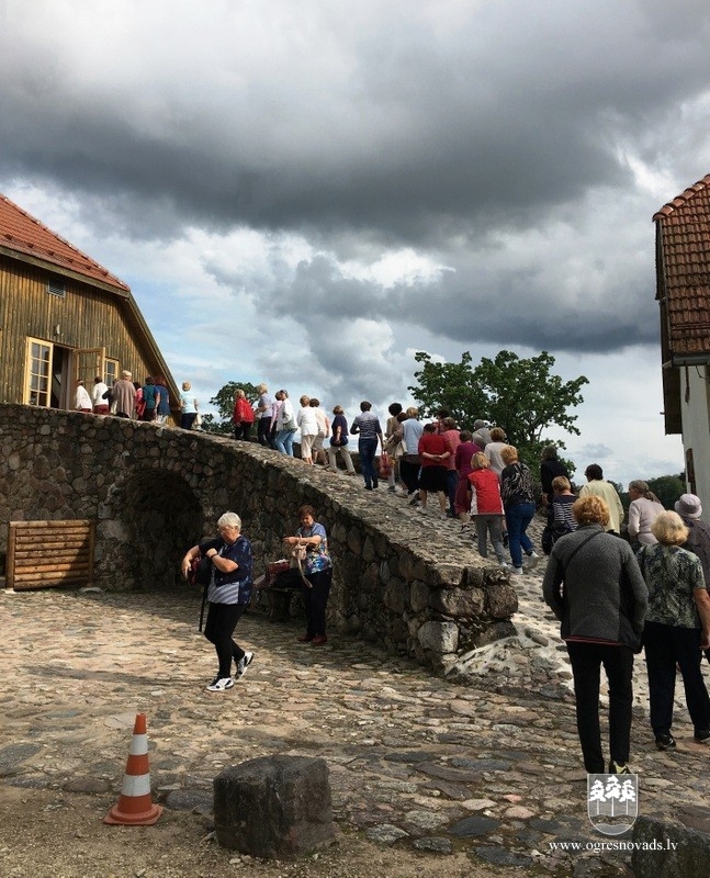 Ogres novada seniori kopā ar Oveselību dodas kopīgā braucienā