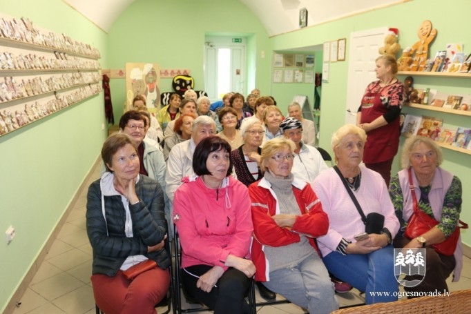 Ogres novada seniori kopā ar Oveselību dodas kopīgā braucienā
