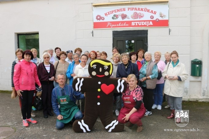 Ogres novada seniori kopā ar Oveselību dodas kopīgā braucienā