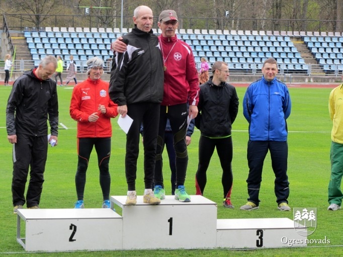 Ogres novada vieglatlētikas senioriem 12 medaļas Liepājā