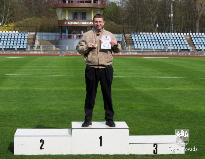 Ogres novada vieglatlētikas senioriem 12 medaļas Liepājā