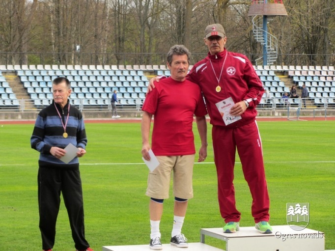 Ogres novada vieglatlētikas senioriem 12 medaļas Liepājā