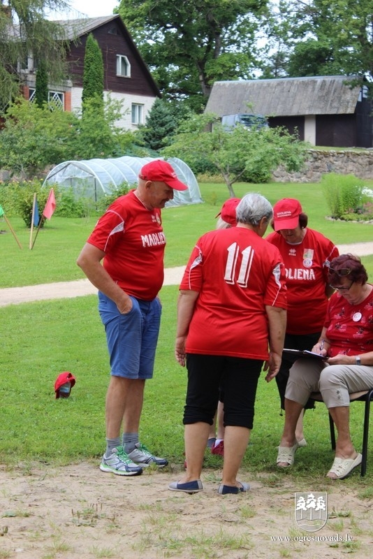 Aizvadītas starppagastu senioru sporta spēles "Kam vēl nav 100, tas var!"