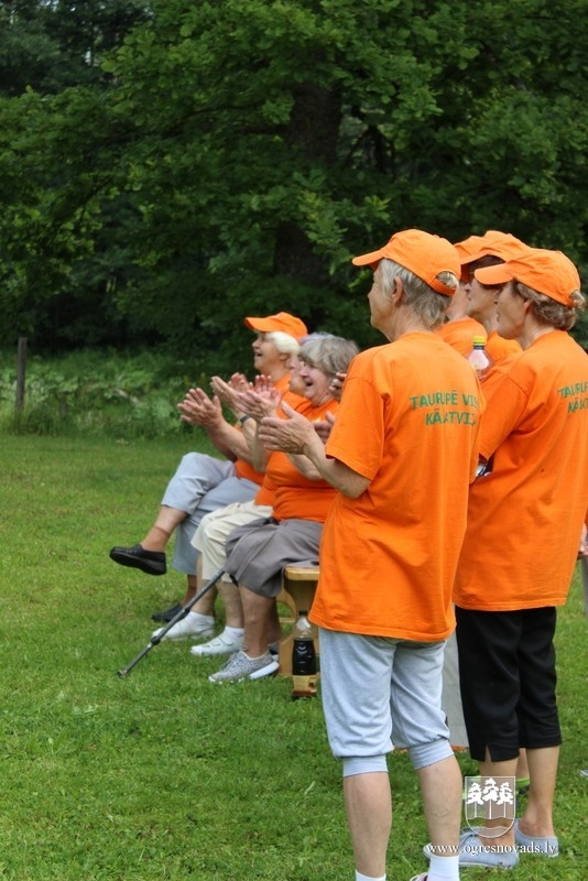 Aizvadītas starppagastu senioru sporta spēles "Kam vēl nav 100, tas var!"