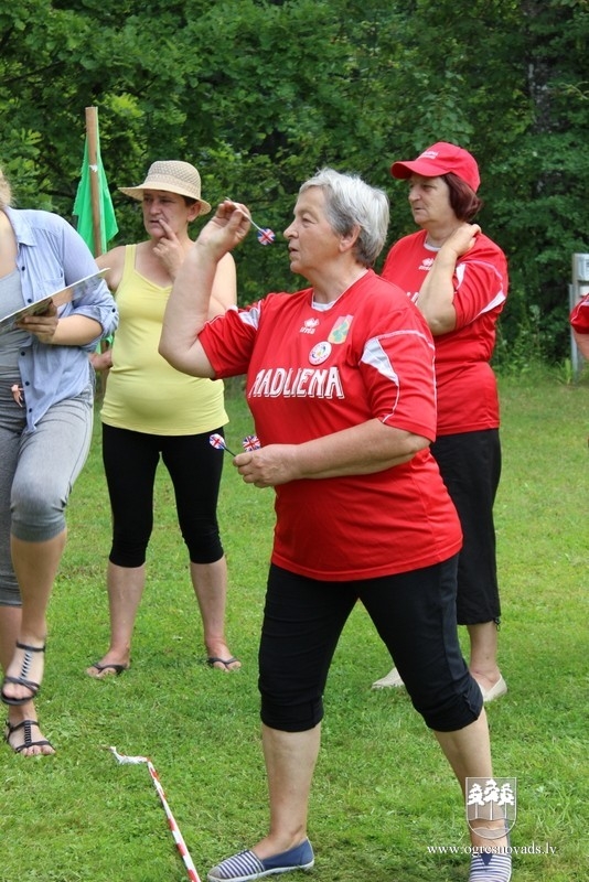 Aizvadītas starppagastu senioru sporta spēles "Kam vēl nav 100, tas var!"