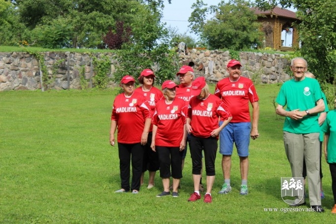 Aizvadītas starppagastu senioru sporta spēles "Kam vēl nav 100, tas var!"