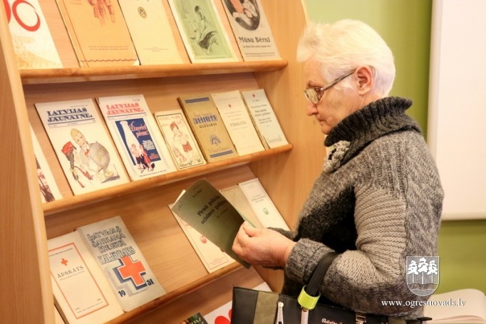 Izstāde "Latvijas Sarkanajam Krustam 100"