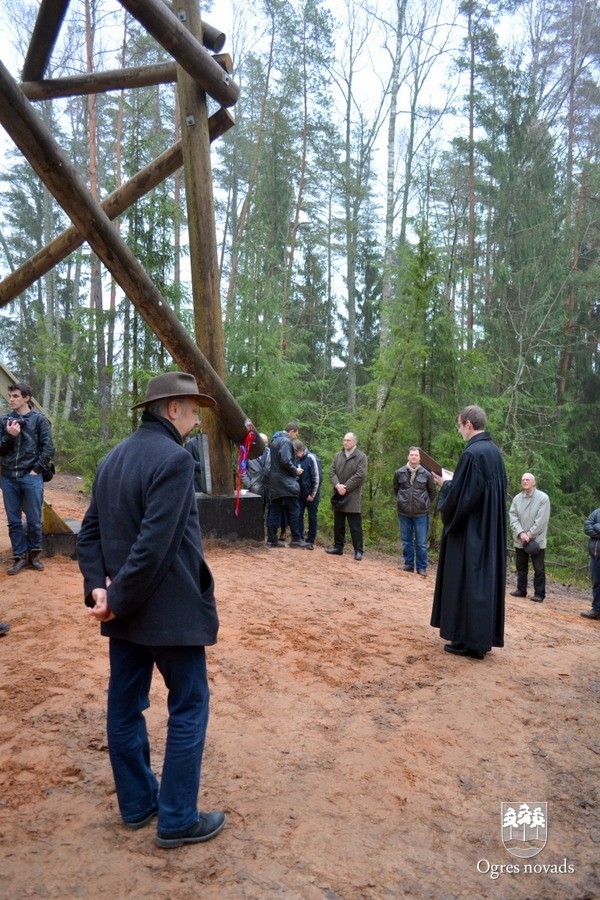 Skatu torņa atklāšana Zilajos kalnos