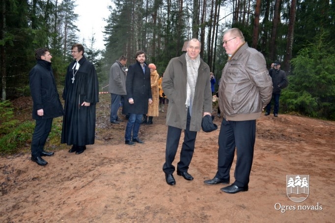 Skatu torņa atklāšana Zilajos kalnos
