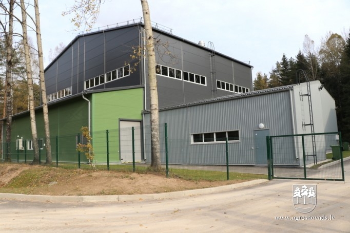 Atklāta šķeldas katlu māja