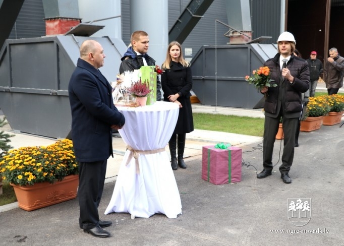 Atklāta šķeldas katlu māja