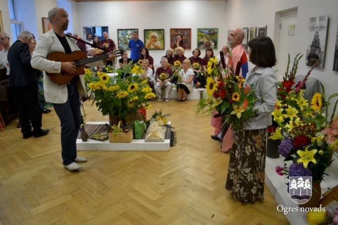 Dvīņu izstādes "Komats" atklāšana