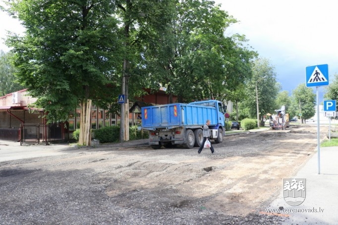 Skolas ielā rit pārbūves darbi, transporta kustība slēgta (08.07.2020.)