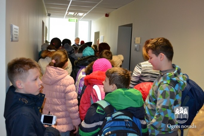 Pašvaldībā viesojas Jaunogres vidusskolas skolēni