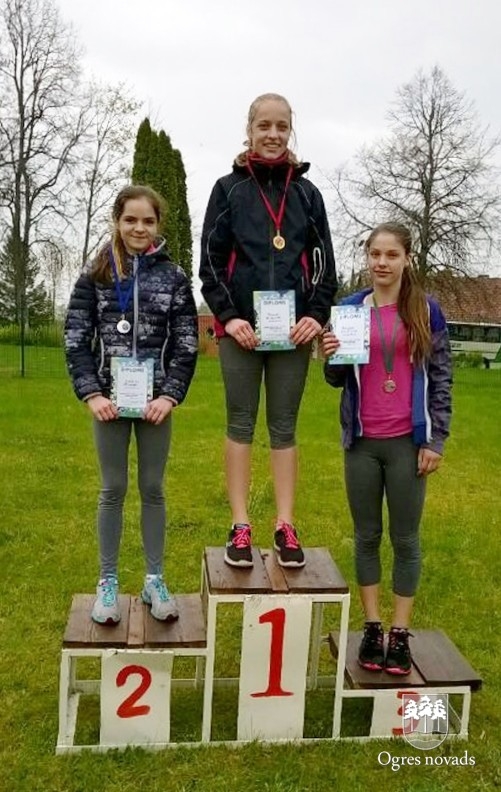 Ogres novada skolu audzēkņiem 82 medaļas vieglatlētikas sacensībās