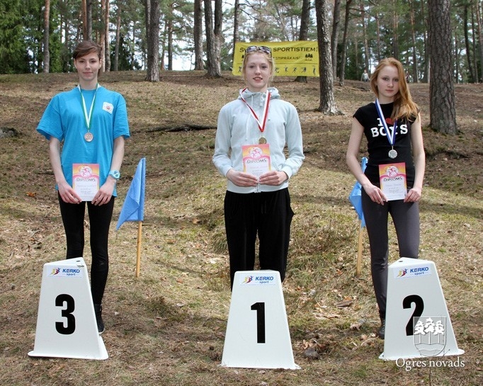 Skolēnu pavasara krosā 500 dalībnieku