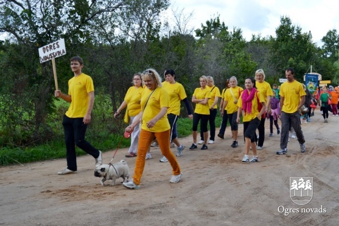 Pirms jaunā mācību gada sporta spēlēs tiekas četru novadu pedagogi