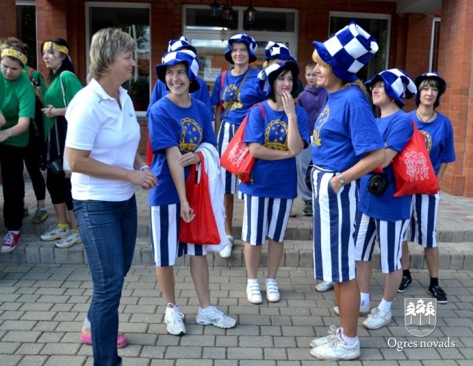 Pirms jaunā mācību gada sporta spēlēs tiekas četru novadu pedagogi